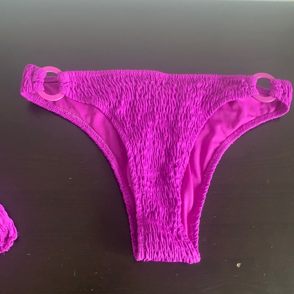 Ensored bikini bottom size Medium